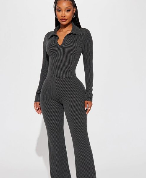 FASHIONNOVA RIBBED SET AVAILABLE IN UK8-16.
