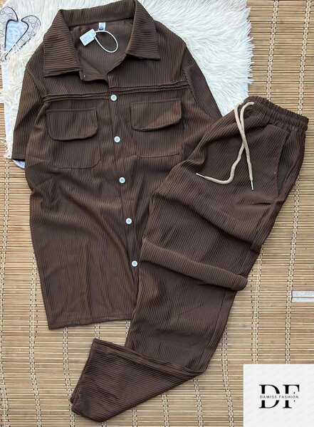 Ensemble décontracté moderne