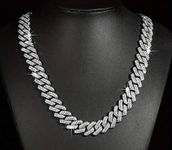 Collier cubain étincelant