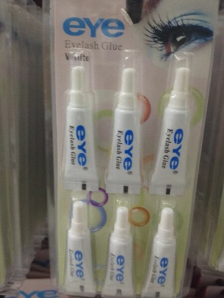 Colle à cils professionnelle