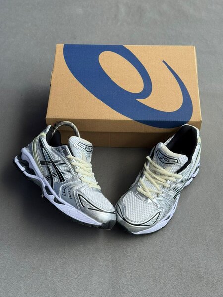 Chaussures de course légères