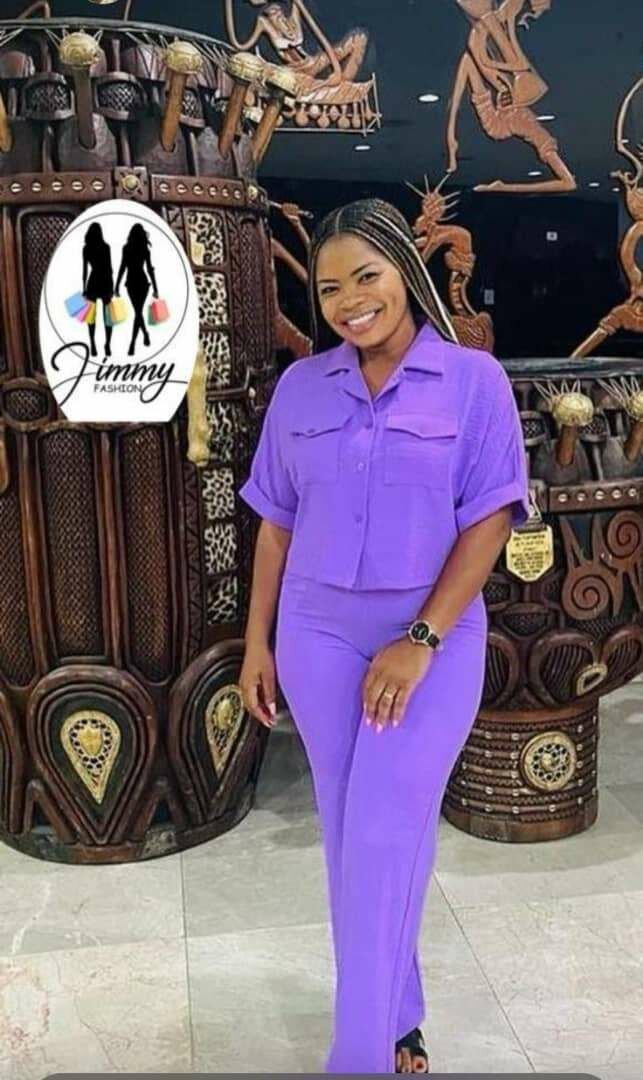 Des robes et de l'ensemble simple et sexy