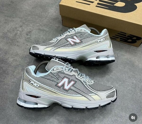NEW BALANCE 740