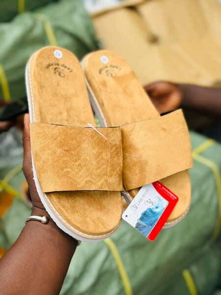 Sandales en cuir confortables