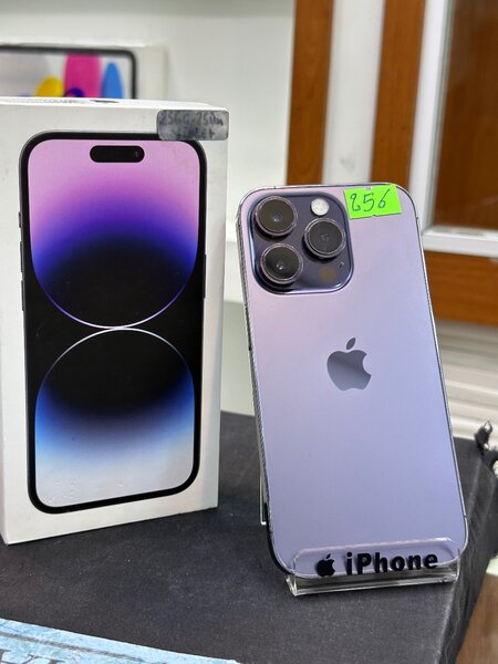 iPhone 14 Pro 256Giga avec carton