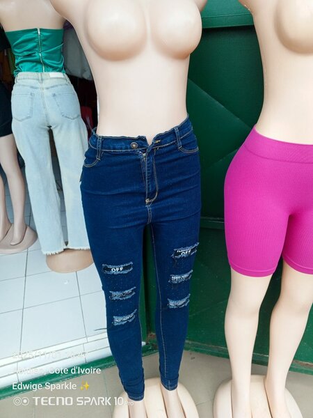 Jeans slim déchiré femme