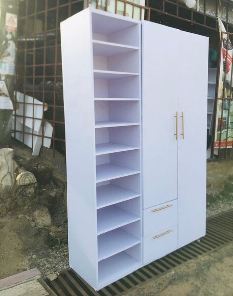 Wardrobe with shoe rack