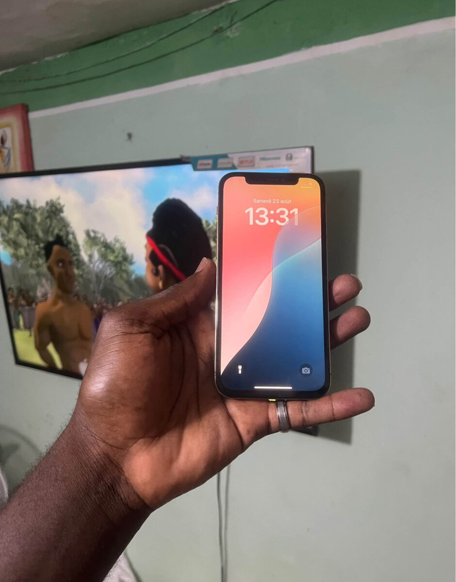 iPhone 12 Pro 128GB état bonne