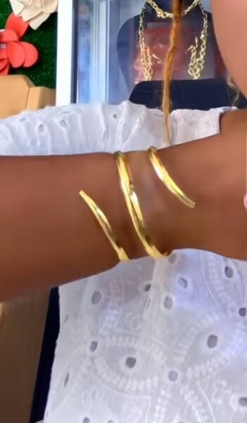 Bracelet manchette dorée élégante