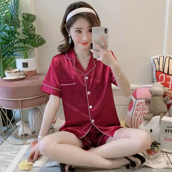 Pyjama en soie élégante