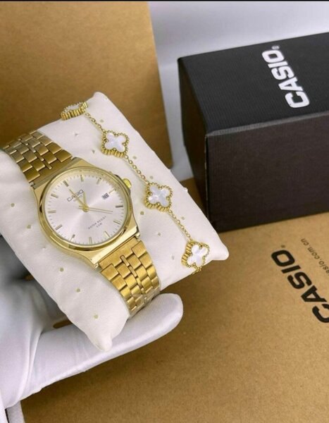 Montre élégante pour femmes