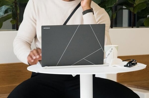 ASUS Zenbook 14 OLED