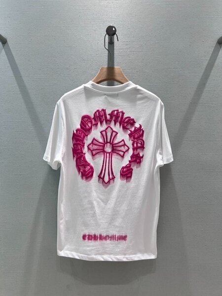 T-shirt blanc à motif croix