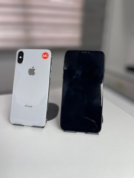 PRE-OWNED iPhone x 64GB