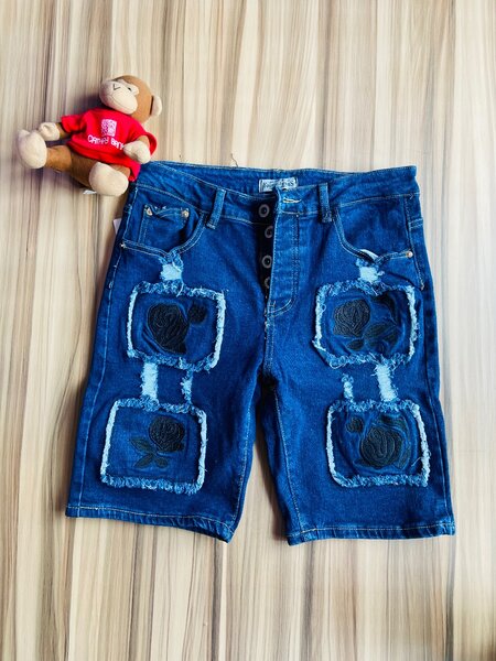 Short jeans