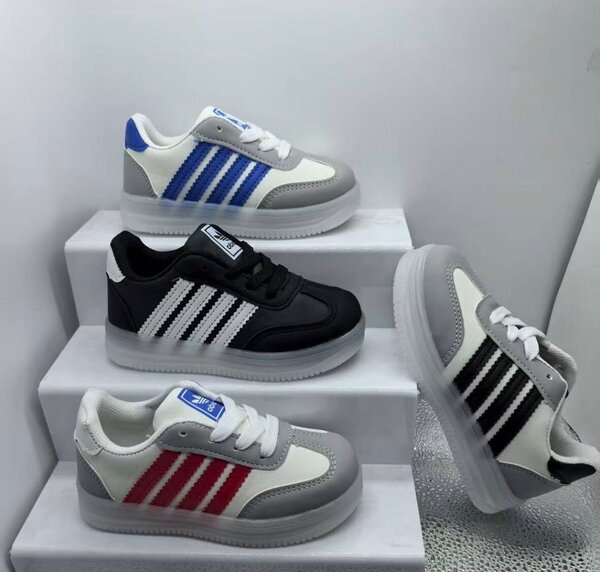 Baskets enfant colorées