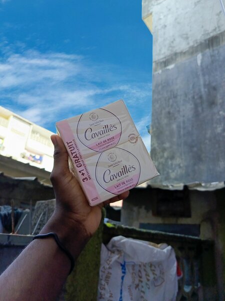 Rogé Cavaillès (Lait de rose)