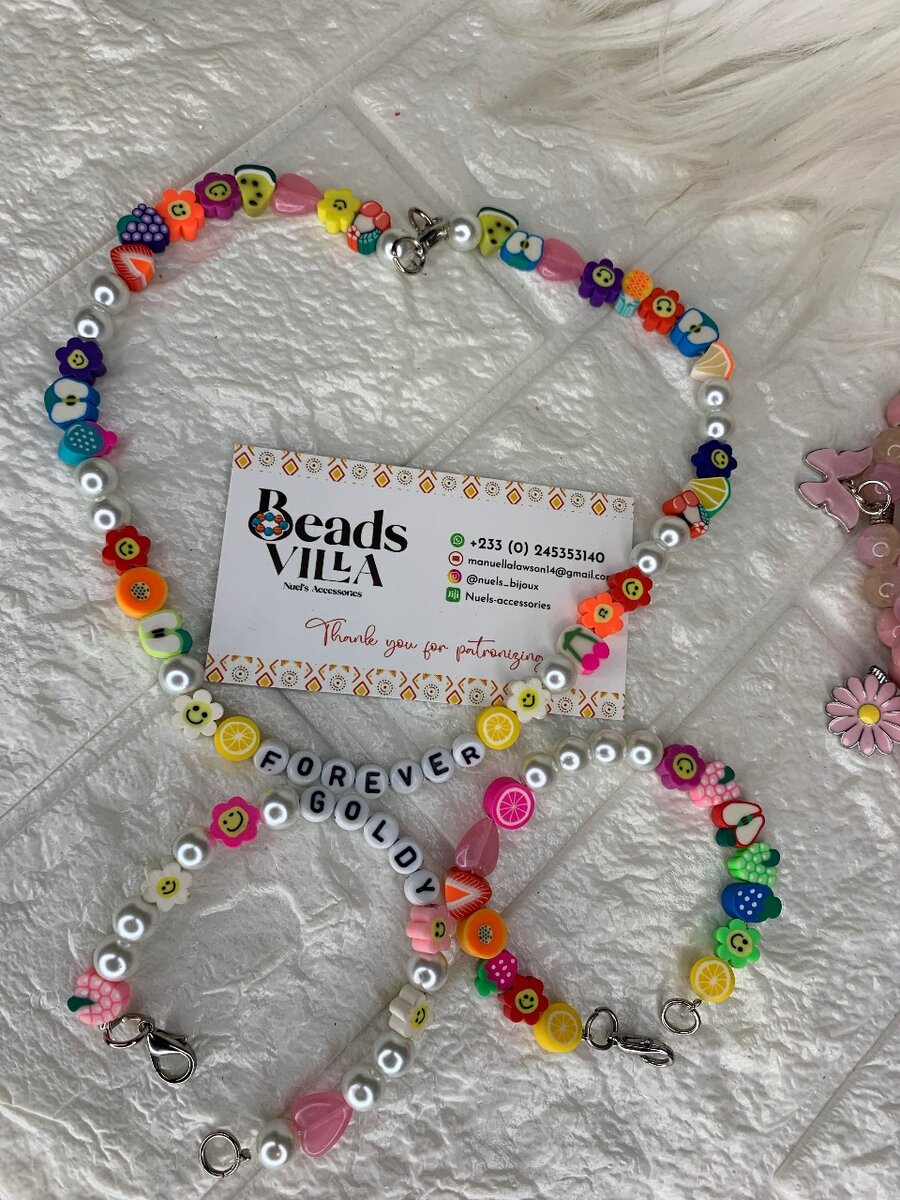 Necklace and bracelet set