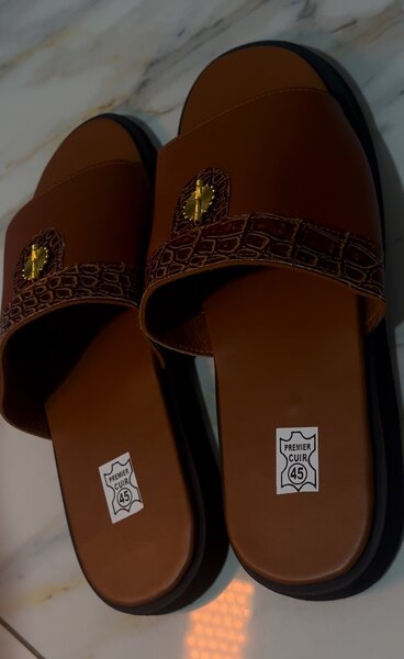 Sandales en cuir marron homme