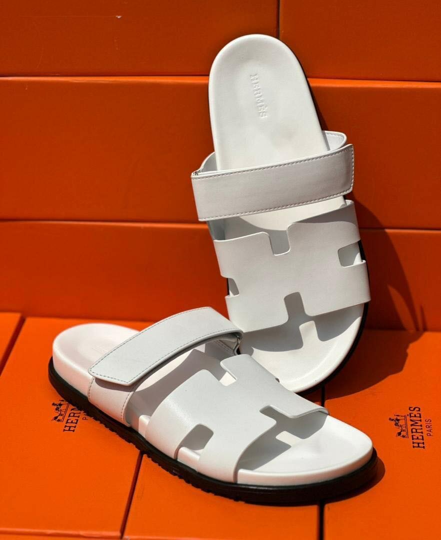 Sandales modernes en cuir