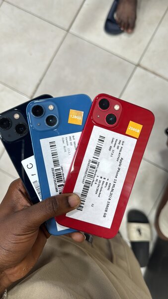 iPhone 13 128G quasi neuf