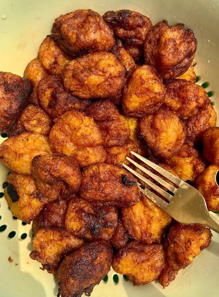 Beignets de banane dorée