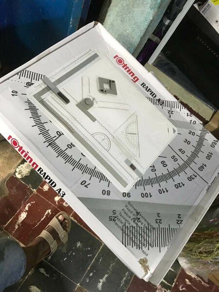 Scotch ,encre ,planche à dessin