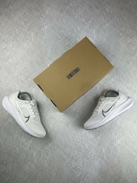 Chaussures de sport blanches