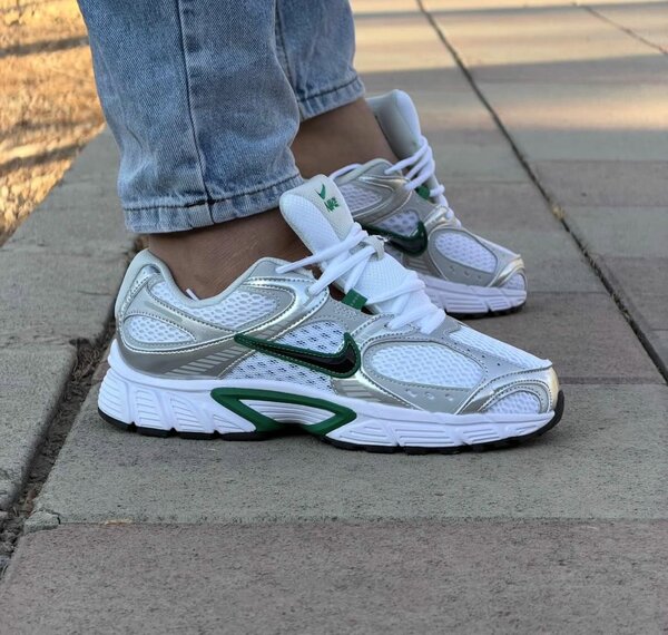 Baskets Nike blanches sport