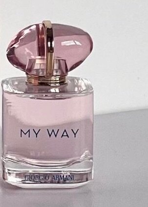 Parfum femmes Givenchy, Armani, Prada