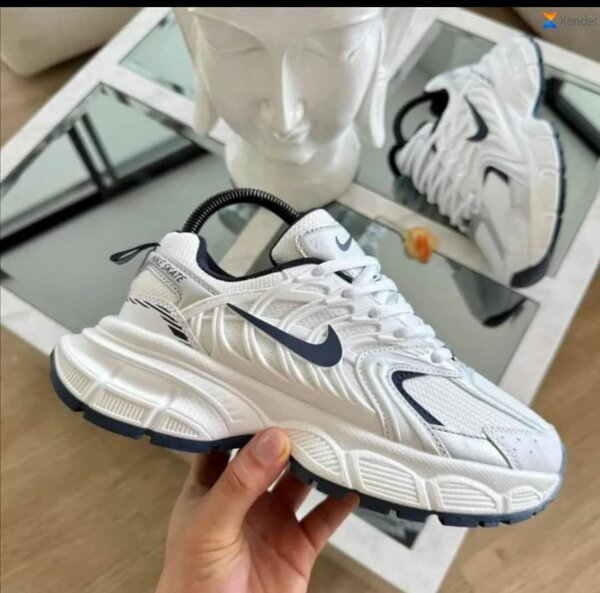 Baskets blanches élégantes