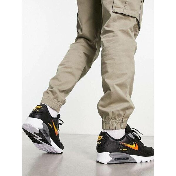 Nike Air Max 90 Sneakers