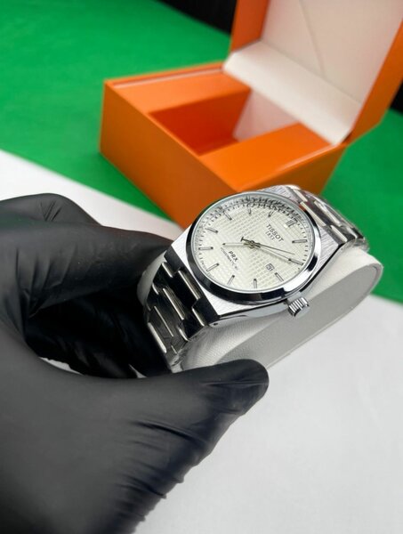 Montres Élégantes en Acier