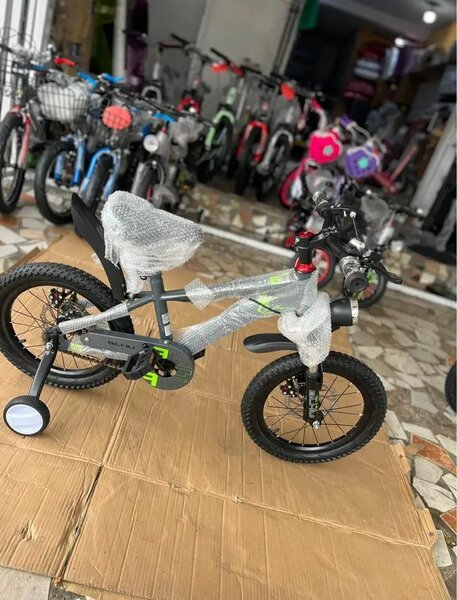 Vélo enfant avec stabilisateurs