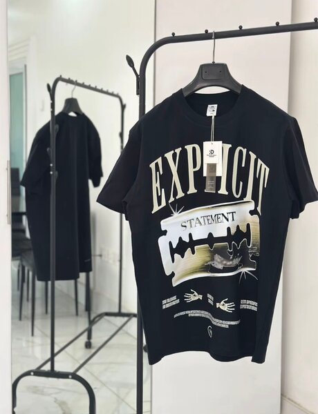 T-shirt graphique tendance