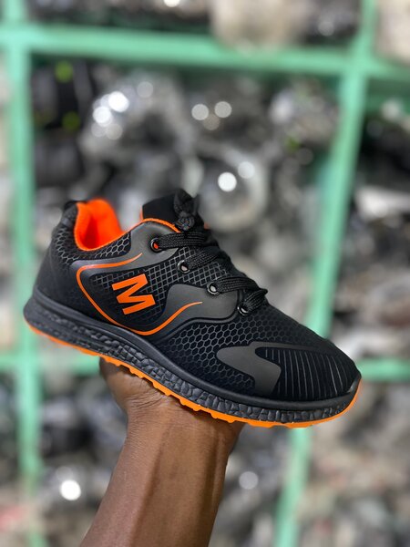 Chaussures de Sport Noir et Orange