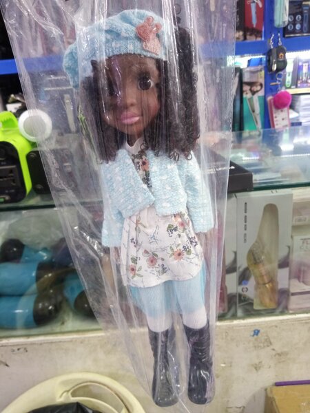 Chic Poupée africaine solide