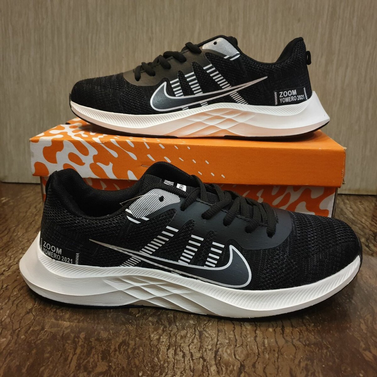 Nike Air Zoom Vomero - Black