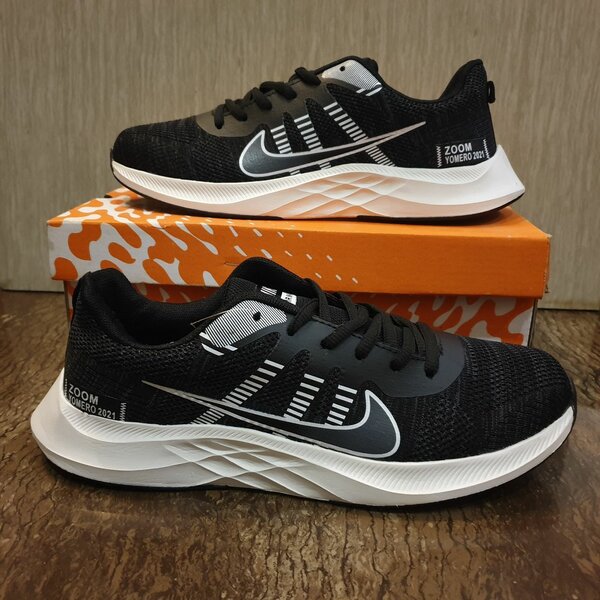 Nike Air Zoom Vomero - Black