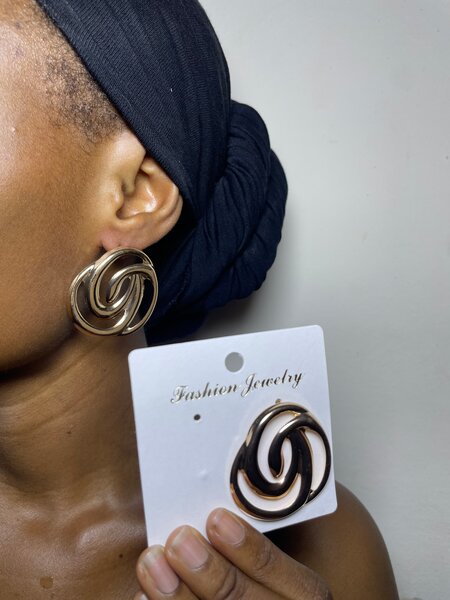 Boucles d'oreilles modernes