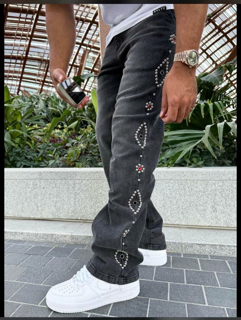 Jeans noirs tendance décorés