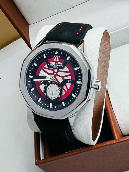 Des montres de luxe Keep Moving rouge