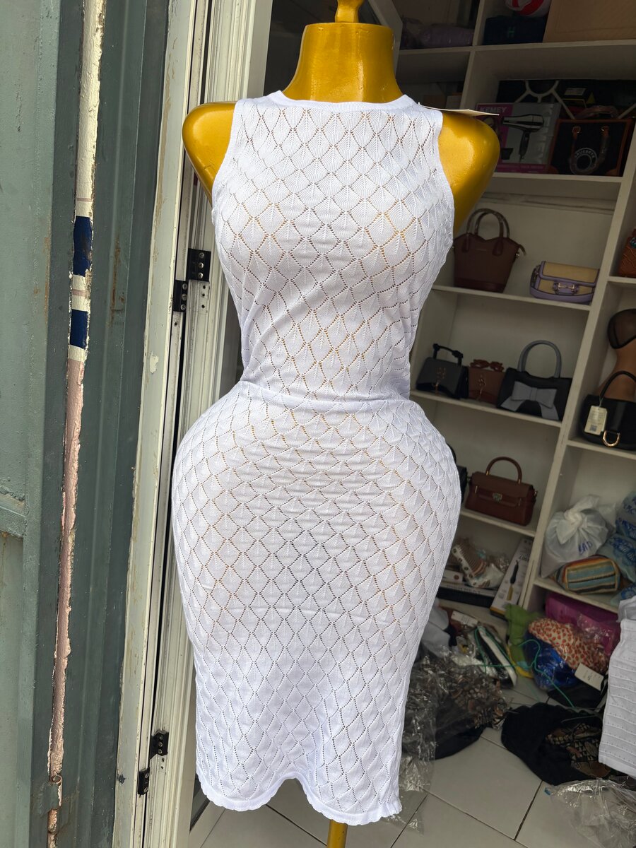 Robe moulante blanche élégante