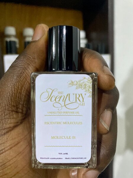 Escentric Molecules Molecule 01