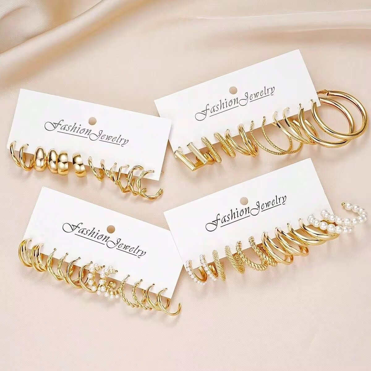 Boucles d'oreilles dorées élégantes