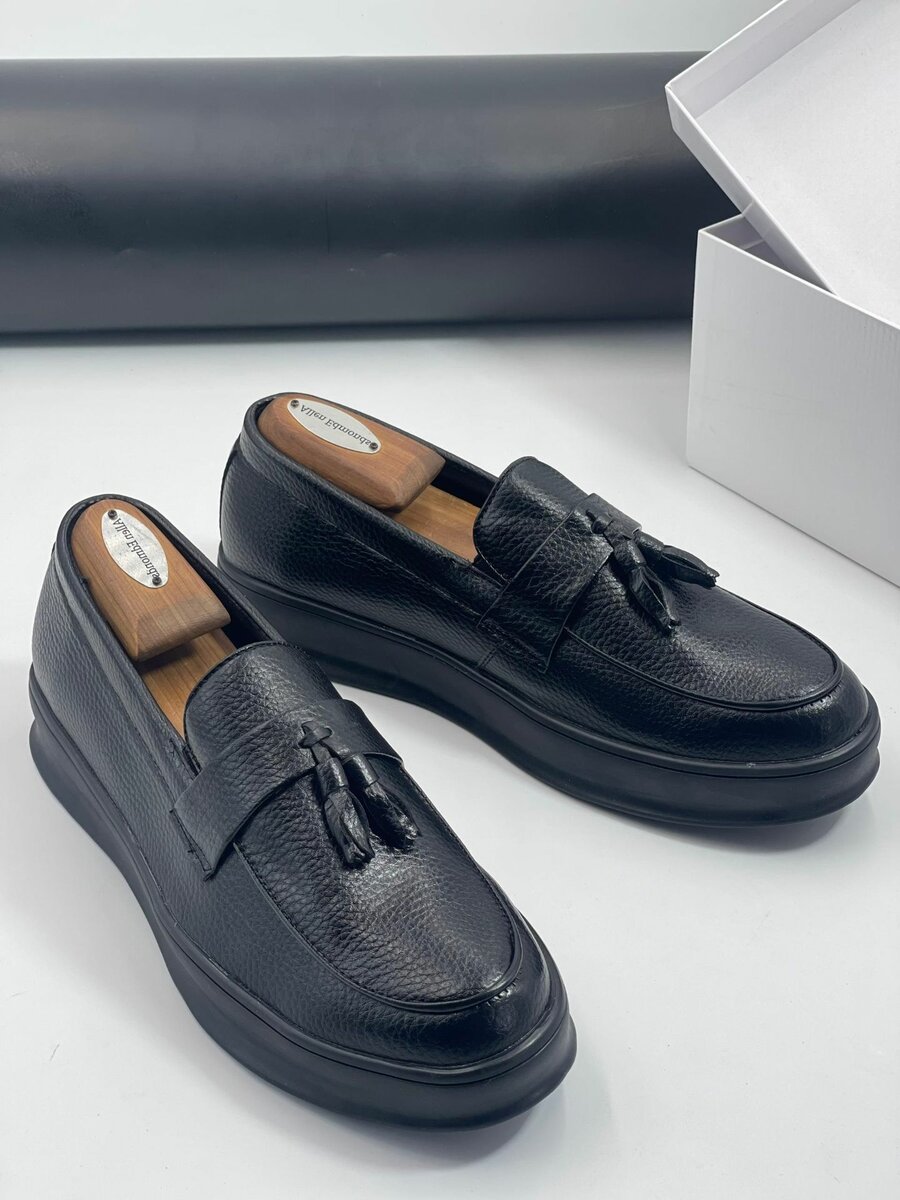 GIVENCHY WHITE AND BLACK