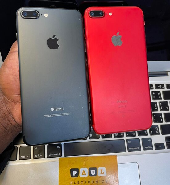  iPhone 7plus in red color