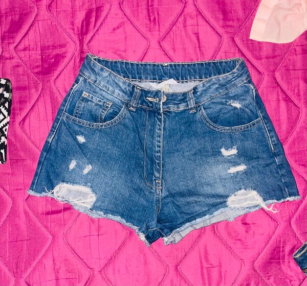 Short en jean déchiré femme