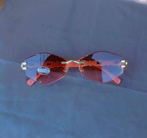 Lunettes de soleil Fendi élégantes