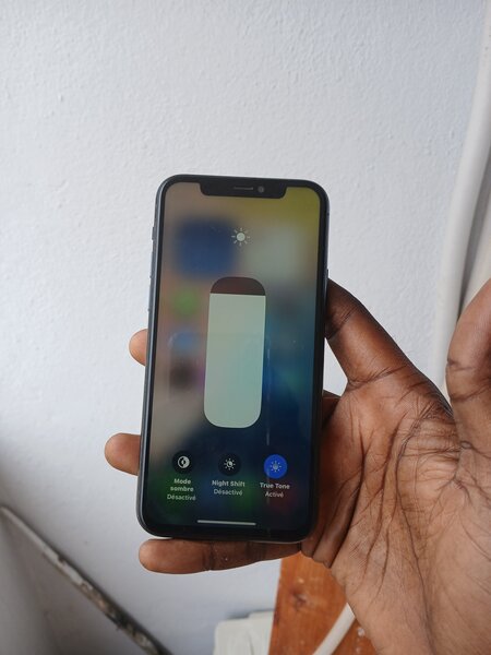 I PHONE 11 PRO. 64 GB